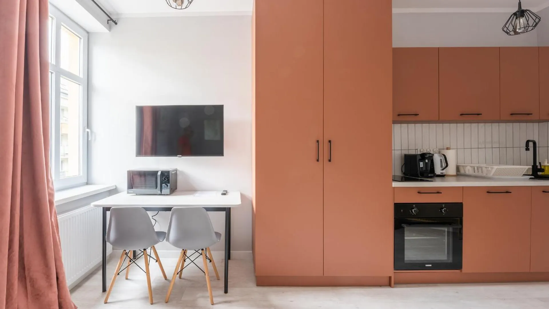 Mynest Apartments Poplinskich Poznań 0*,